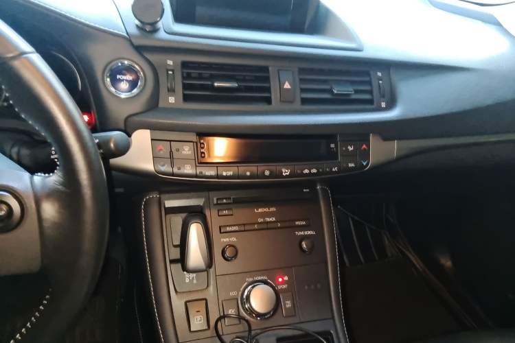 Used Lexus CT 2017 CT200h Comfort Edition Monochrome China V Standard Audio And AC Panel