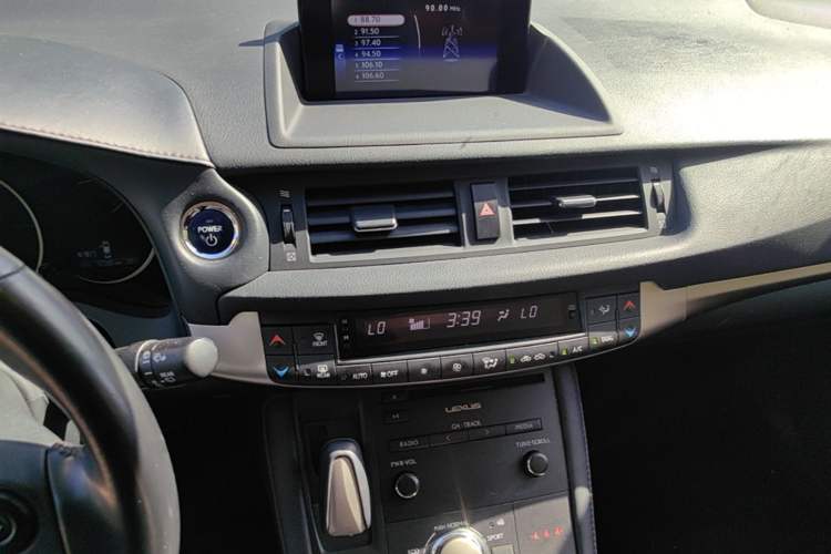 Used Lexus CT 2017 CT200h Comfort Edition Monochrome China V Standard Audio And AC Panel