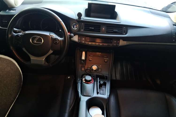 Used Lexus CT 2017 CT200h Comfort Edition Monochrome China V Standard Center Console
