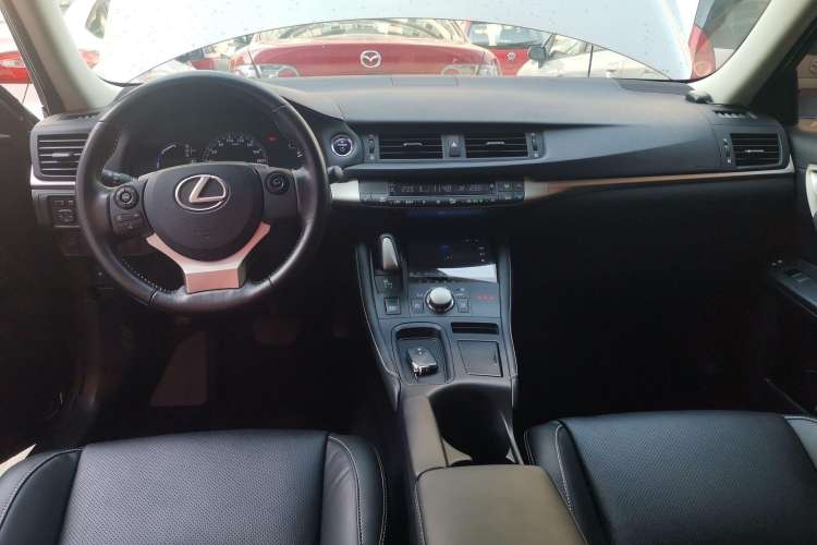 Used Lexus CT 2017 CT200h Elite Edition Solid Color China V Standard Center Console