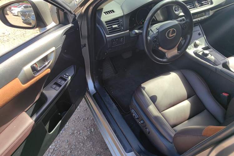 Used Lexus CT 2017 CT200h Comfort Edition Monochrome China V Standard Driver Seat