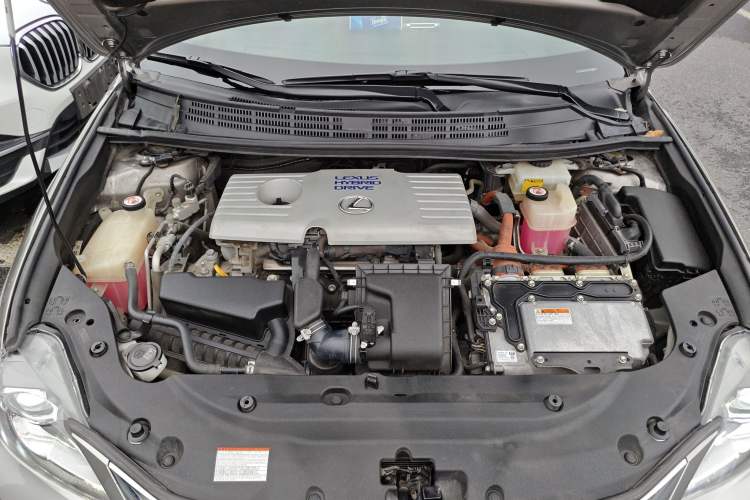Used Lexus CT 2017 CT200h Elite Edition Solid Color China V Standard Engine Bay