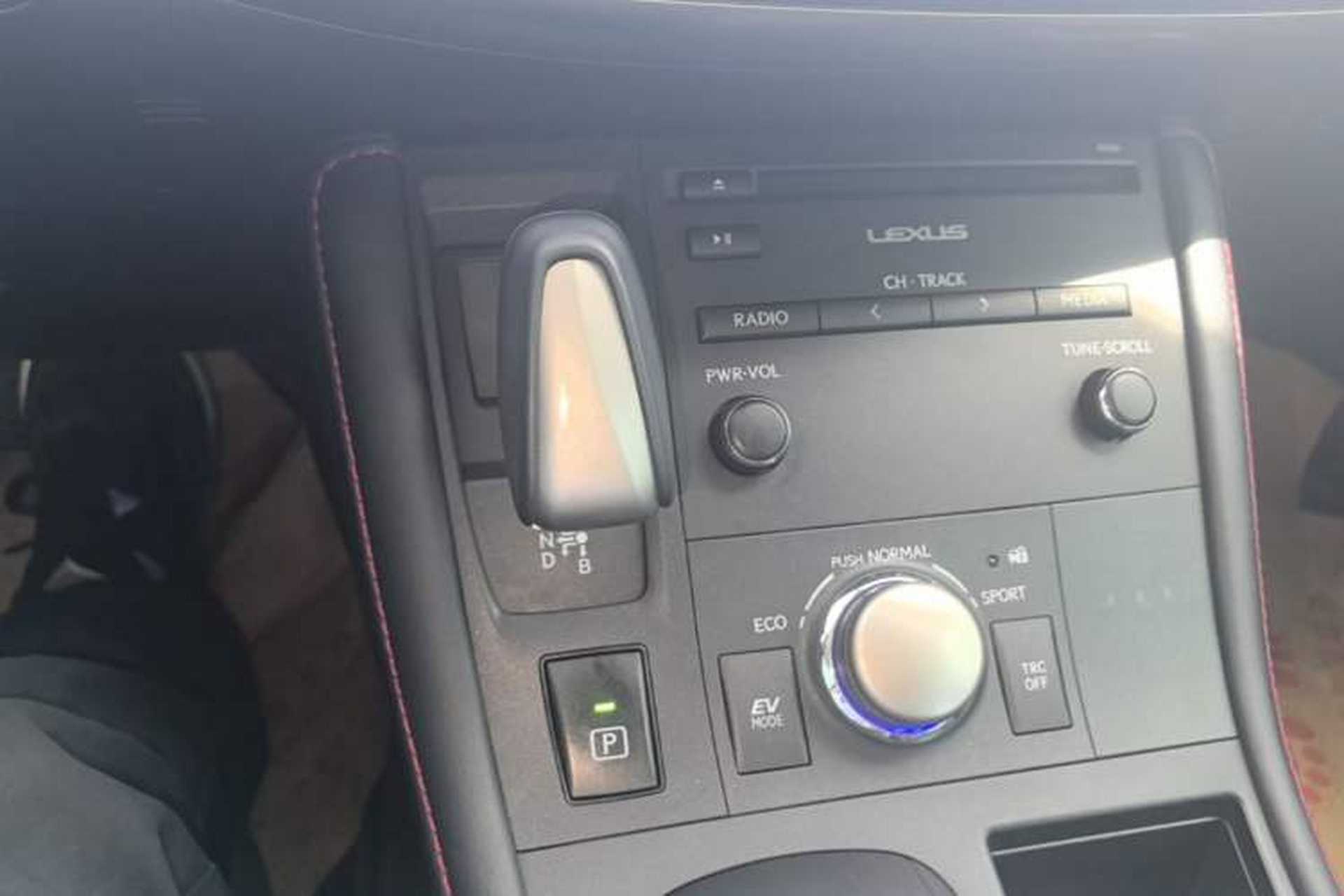 Used Lexus CT 2017 CT200h Comfort Edition Monochrome China VI Gear Lever