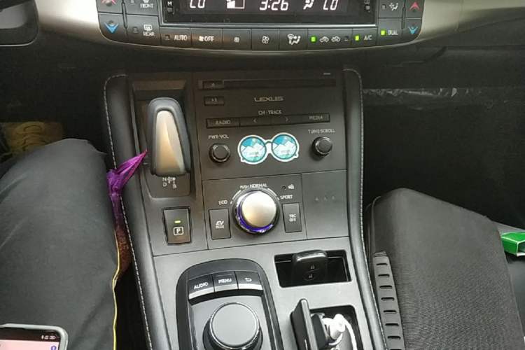 Used Lexus CT 2017 CT200h Comfort Edition Monochrome China VI Gear Lever