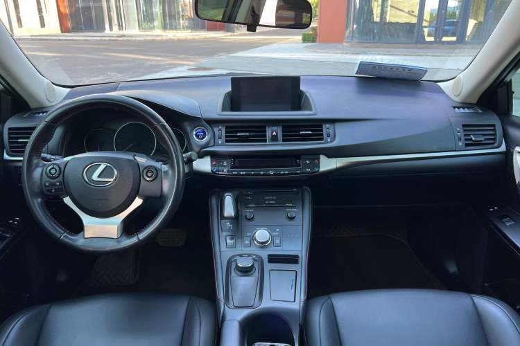 Used Lexus CT 2017 CT200h Comfort Edition Monochrome China VI Interior 1