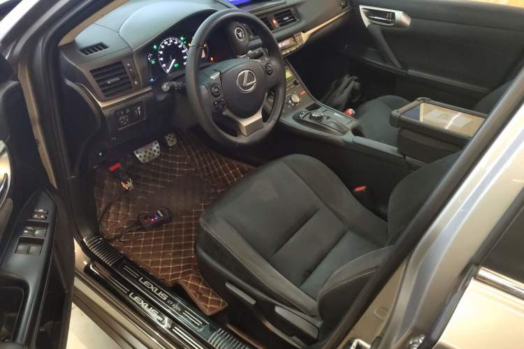 Used Lexus CT 2017 CT200h Elite Edition Monotone China VI Interior 3