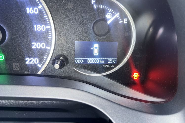 Used Lexus CT 2017 CT200h Comfort Edition Monochrome China VI Odometer Close Up