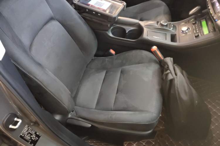 Used Lexus CT 2017 CT200h Elite Edition Monotone China VI Right Front Seat