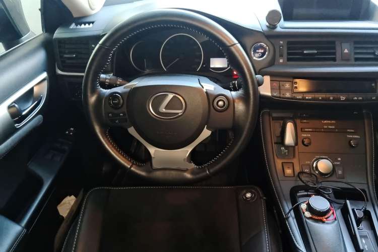 Used Lexus CT 2017 CT200h Comfort Edition Monochrome China V Standard Steering Wheel