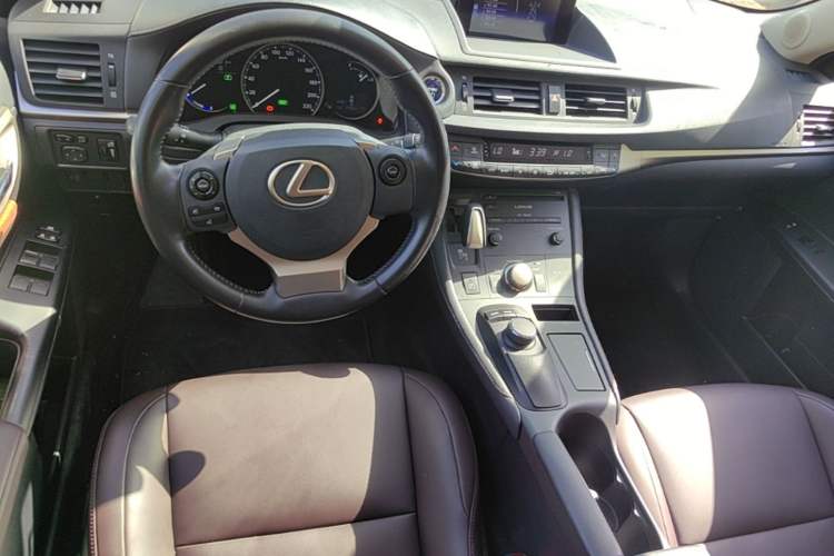 Used Lexus CT 2017 CT200h Comfort Edition Monochrome China V Standard Steering Wheel
