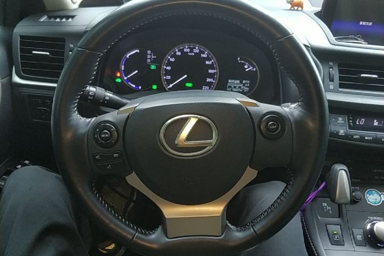 Used Lexus CT 2017 CT200h Comfort Edition Monochrome China VI Steering Wheel
