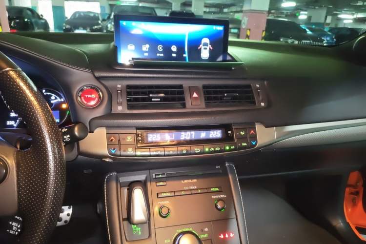 Used Lexus CT 2017 CT200h F SPORT Two-Tone China V Standard Audio And AC Panel