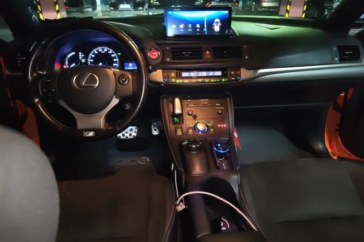 Used Lexus CT 2017 CT200h F SPORT Two-Tone China V Standard Center Console