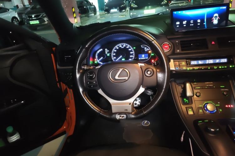 Used Lexus CT 2017 CT200h F SPORT Two-Tone China V Standard Steering Wheel