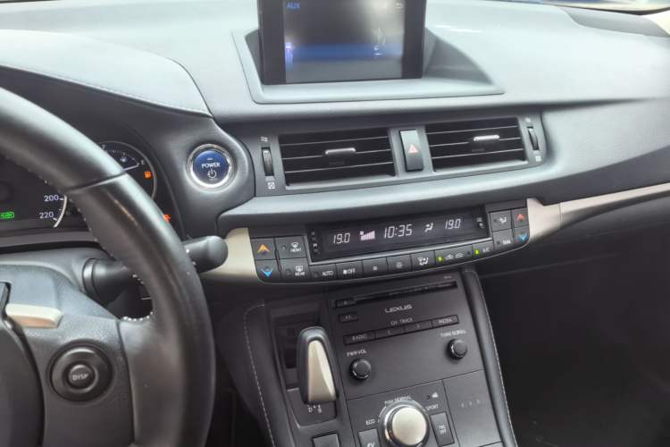 Used Lexus CT 2017 CT200h Comfort Edition Monochrome China V Standard Audio And AC Panel