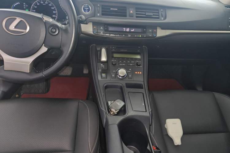 Used Lexus CT 2017 CT200h Elite Edition Solid Color China V Standard Audio And AC Panel