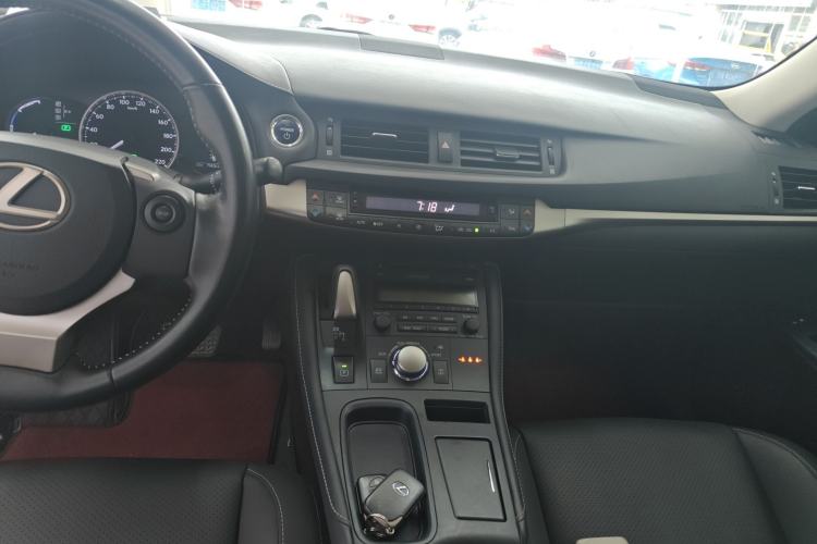 Used Lexus CT 2017 CT200h Elite Edition Solid Color China V Standard Center Console