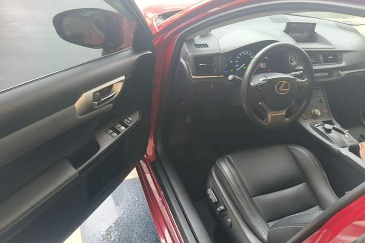 Used Lexus CT 2017 CT200h Comfort Edition Monochrome China V Standard Driver Seat