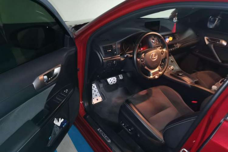 Used Lexus CT 2017 CT200h F SPORT Two-Tone China V Standard Driver Seat