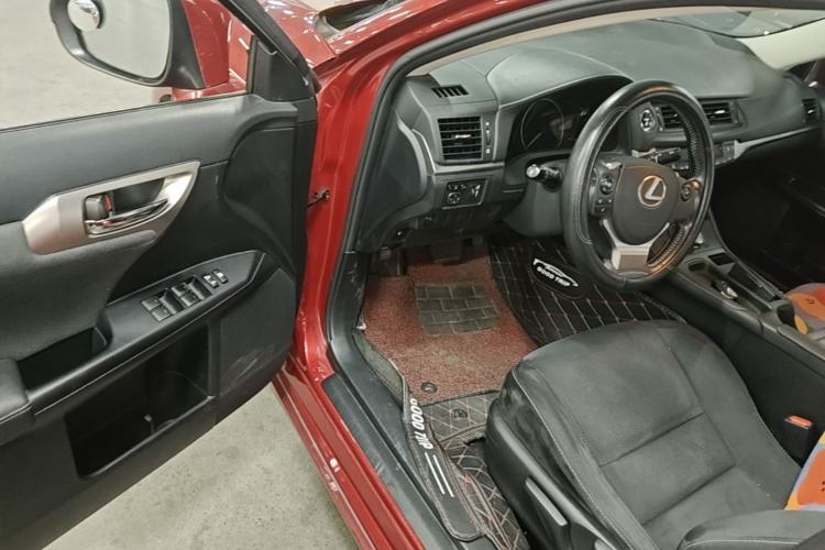 Used Lexus CT 2017 CT200h Elite Edition Monotone China VI Driver Seat