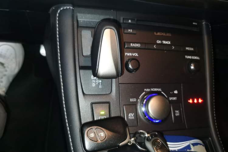 Used Lexus CT 2017 CT200h F SPORT Two-Tone China V Standard Gear Lever