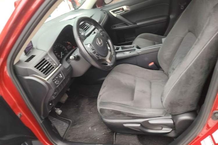 Used Lexus CT 2017 CT200h Elite Edition Monotone China VI Left Front Seat