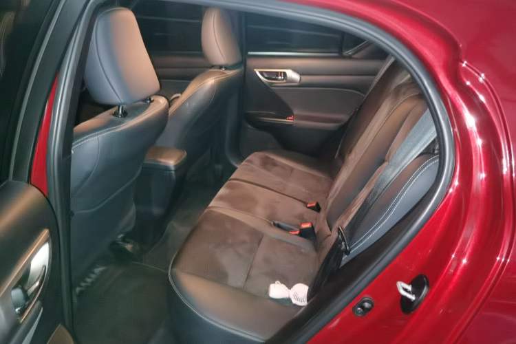 Used Lexus CT 2017 CT200h F SPORT Two-Tone China V Standard Left Rear Seat