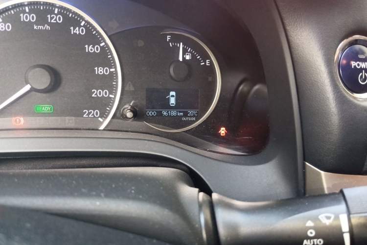 Used Lexus CT 2017 CT200h Comfort Edition Monochrome China V Standard Odometer Close Up