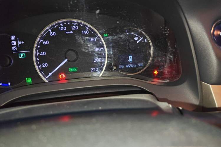 Used Lexus CT 2017 CT200h F SPORT Monochrome China VI Standard Odometer Close Up