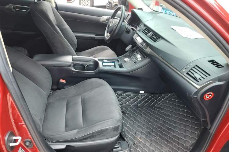 Used Lexus CT 2017 CT200h Elite Edition Monotone China VI Right Front Seat