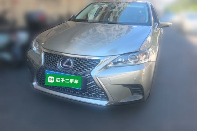 Ojetý Lexus CT 2017 CT200h Comfort Edition Monochrome China V Standard