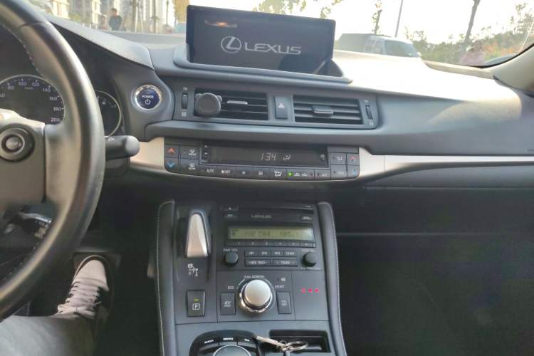 Used Lexus CT 2017 CT200h Elite Edition Solid Color China V Standard Audio And AC Panel