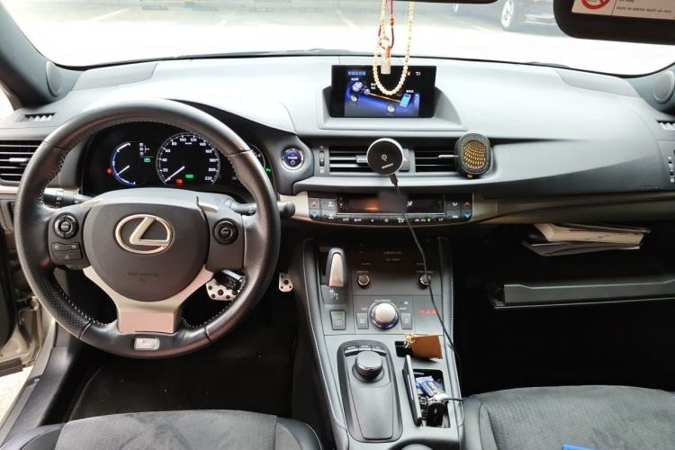 Used Lexus CT 2017 CT200h F SPORT Two-Tone China V Standard Center Console
