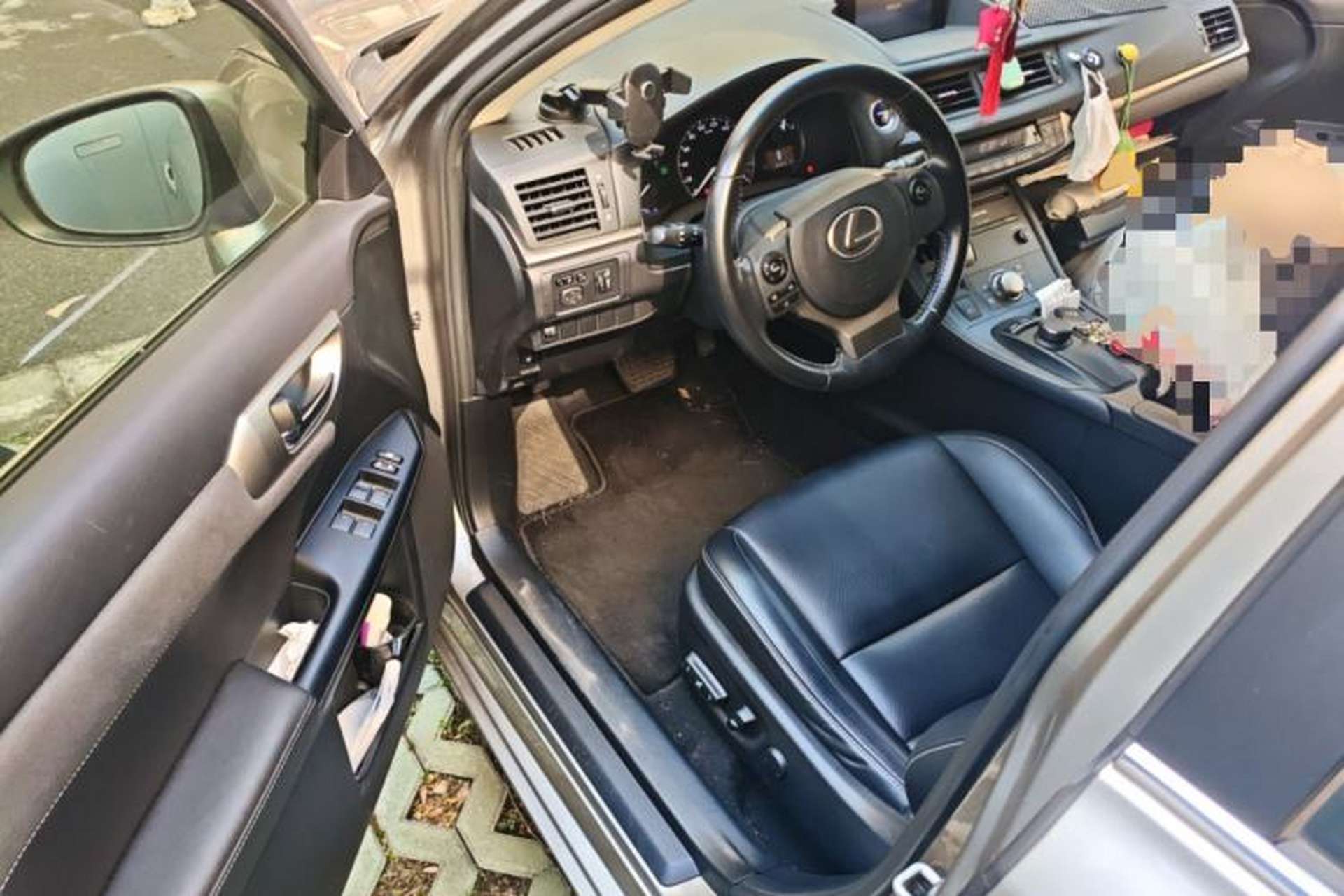 Used Lexus CT 2017 CT200h Comfort Edition Monochrome China VI Driver Seat