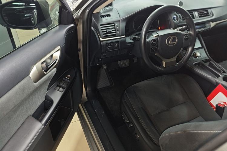 Used Lexus CT 2017 CT200h Elite Edition Monotone China VI Driver Seat