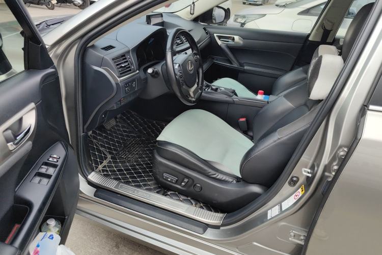 Used Lexus CT 2017 CT200h Comfort Edition Monochrome China V Standard Driver Seat