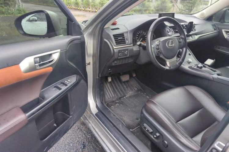 Used Lexus CT 2017 CT200h Comfort Edition Monochrome China V Standard Driver Seat