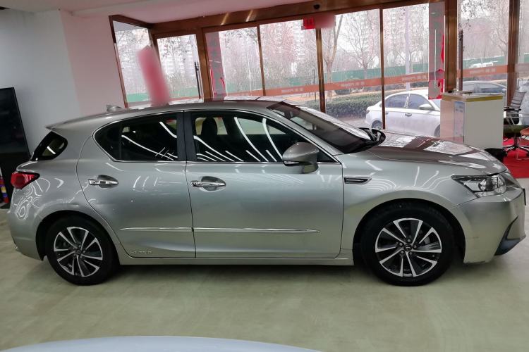 Used Lexus CT 2017 CT200h Elite Edition Solid Color China V Standard Exterior 2