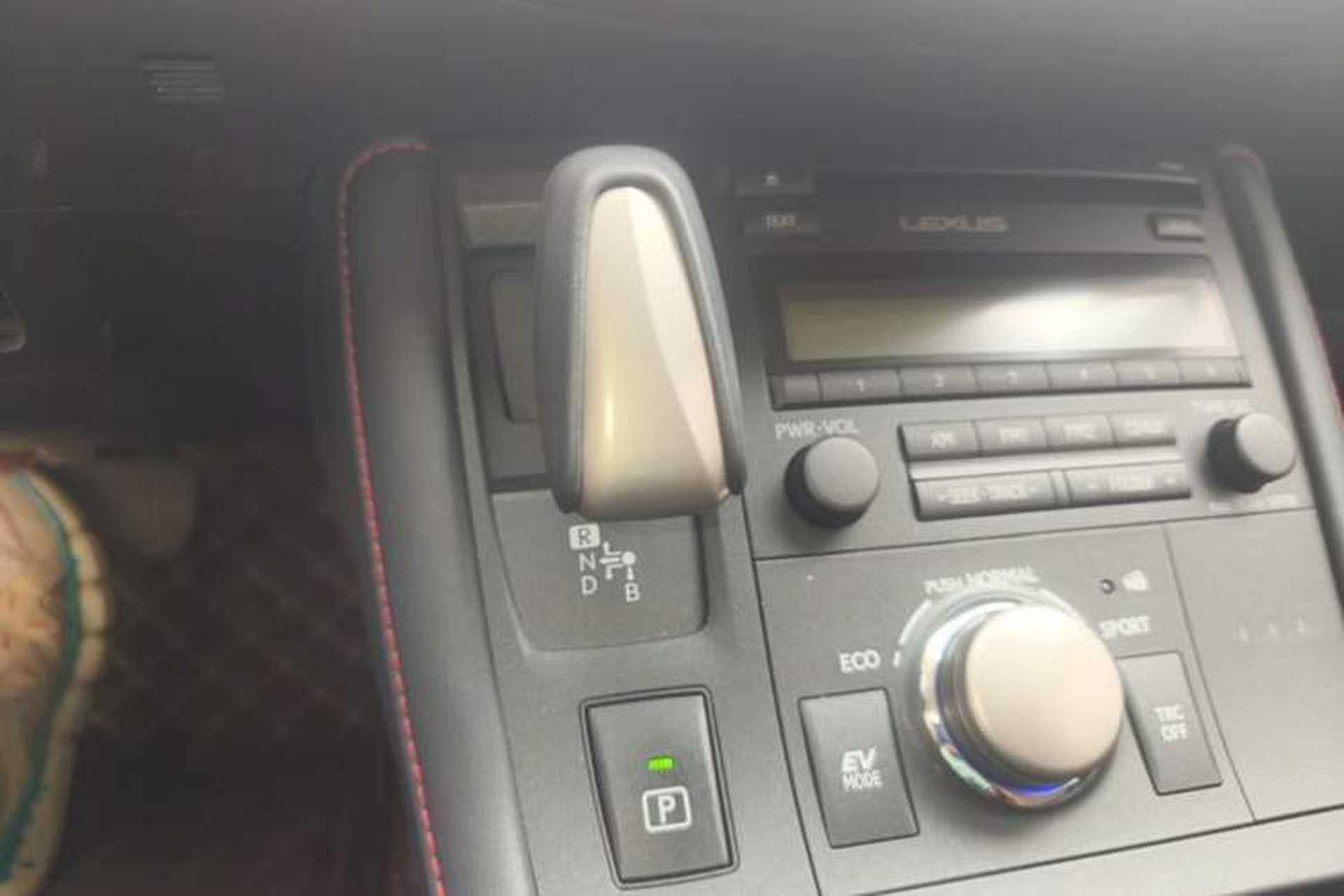 Used Lexus CT 2017 CT200h Elite Edition Monotone China VI Gear Lever
