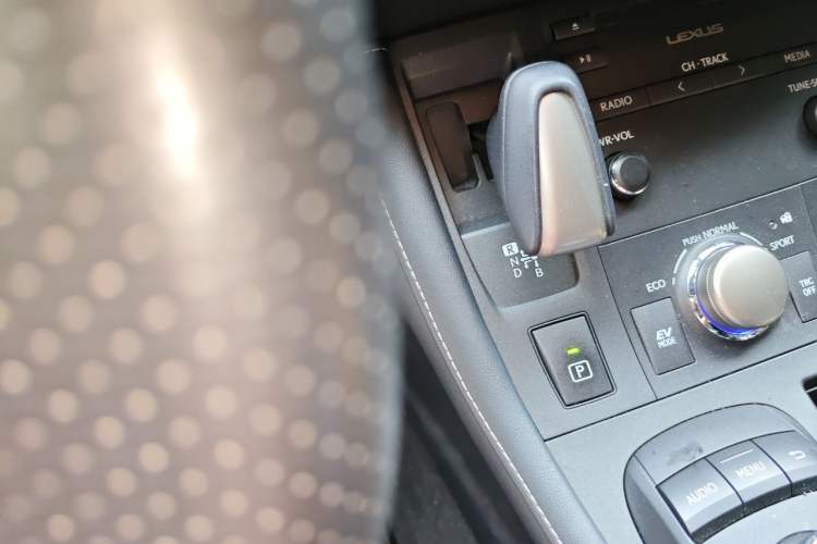 Used Lexus CT 2017 CT200h F SPORT Two-Tone China V Standard Gear Lever