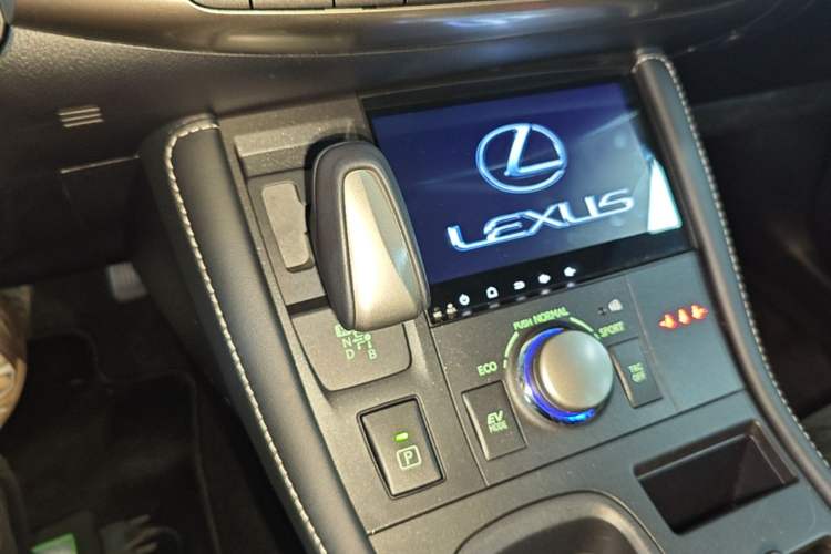 Used Lexus CT 2017 CT200h Elite Edition Monotone China VI Gear Lever