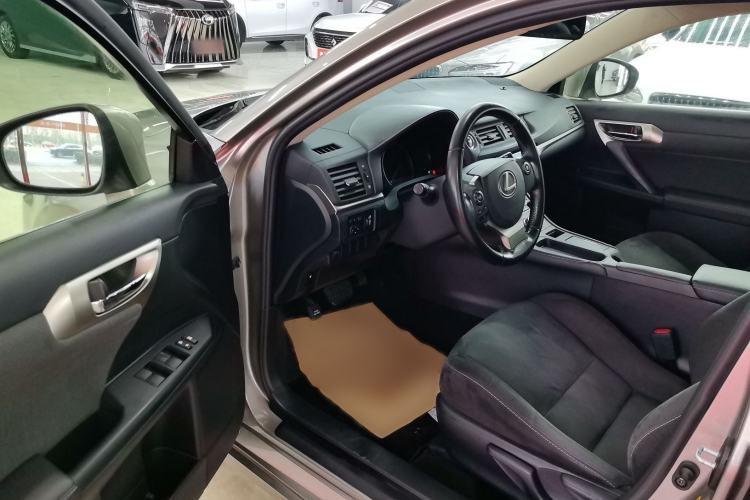 Used Lexus CT 2017 CT200h Elite Edition Solid Color China V Standard Interior 2