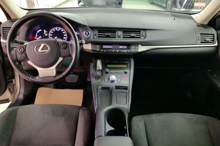 Used Lexus CT 2017 CT200h Elite Edition Solid Color China V Standard Interior 3