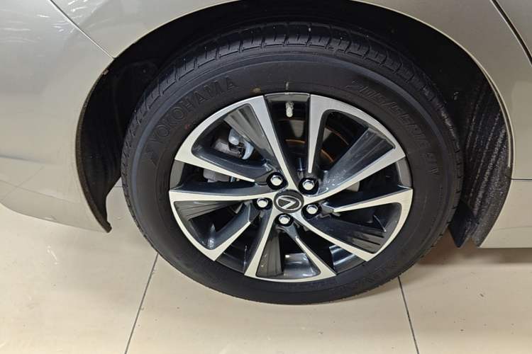 Used Lexus CT 2017 CT200h Elite Edition Monotone China VI Right Rear Wheel Hub