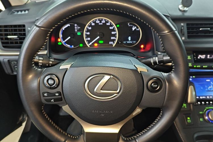 Used Lexus CT 2017 CT200h Elite Edition Monotone China VI Steering Wheel