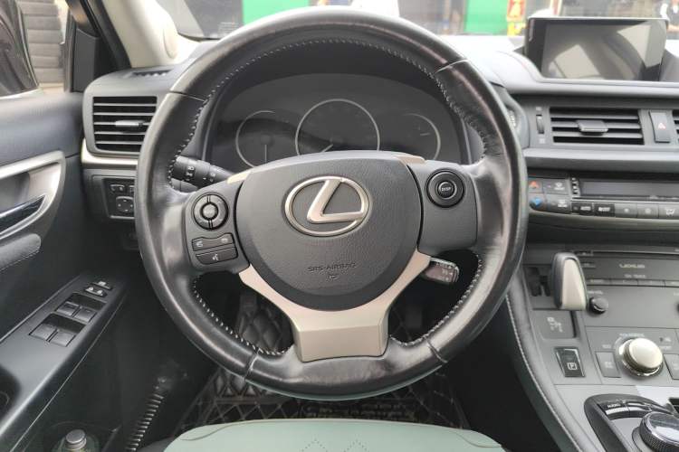 Used Lexus CT 2017 CT200h Comfort Edition Monochrome China V Standard Steering Wheel