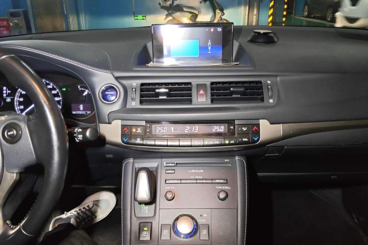 Used Lexus CT 2017 CT200h Comfort Edition Monochrome China V Standard Audio And AC Panel