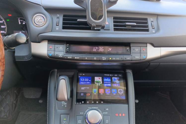 Used Lexus CT 2017 CT200h Elite Edition Solid Color China V Standard Audio And AC Panel