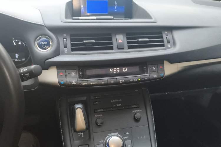Used Lexus CT 2017 CT200h Comfort Edition Monochrome China V Standard Audio And AC Panel