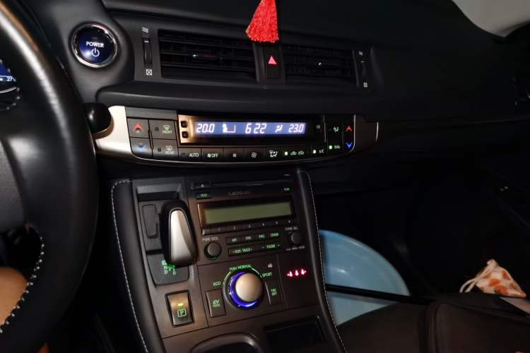 Used Lexus CT 2017 CT200h Elite Edition Solid Color China V Standard Audio And AC Panel